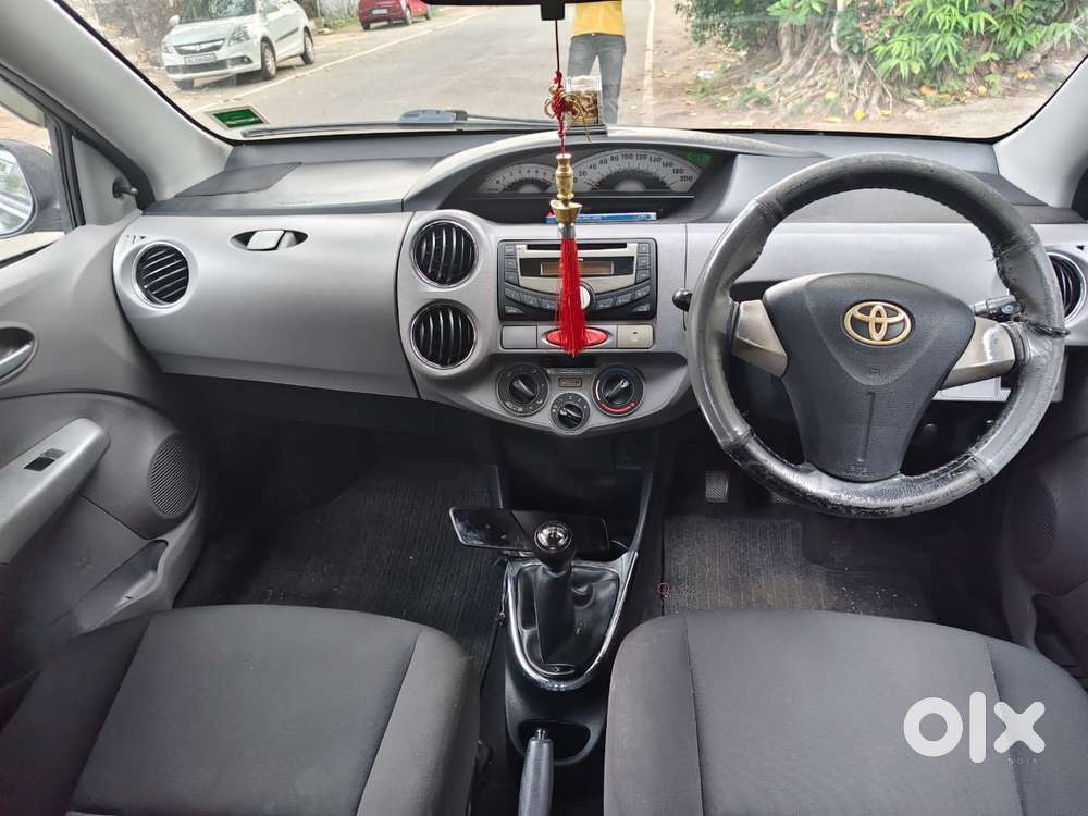 Toyota Etios Liva 2011-2012 V, 2011, Petrol