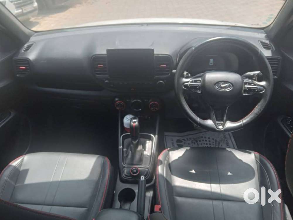 Hyundai Venue Sx(o) 1.0 Turbo Dct Knight Edition, 2024, Petrol
