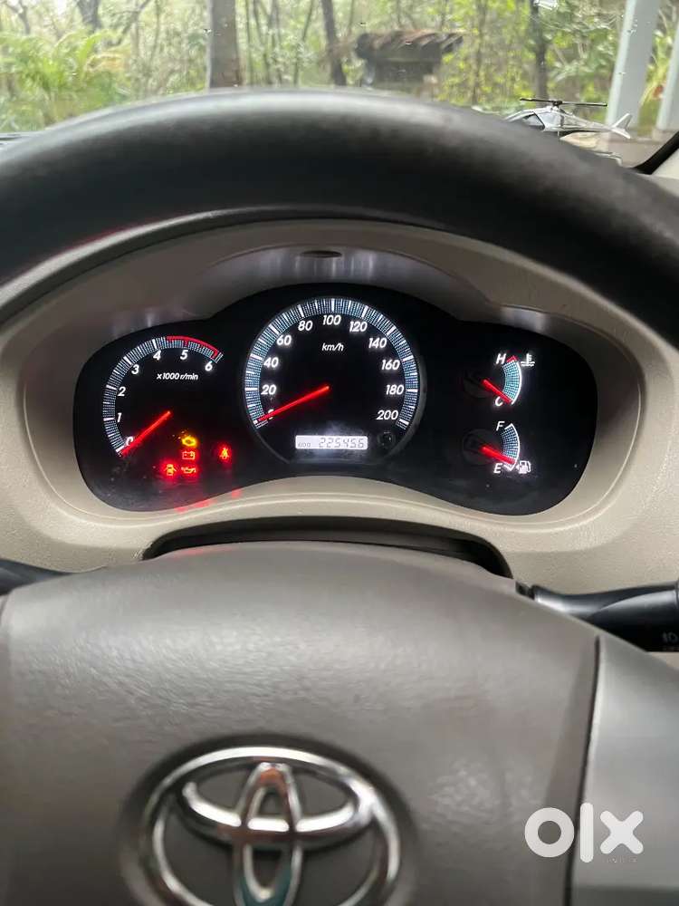 Toyota Innova 2012 Diesel 7 Str