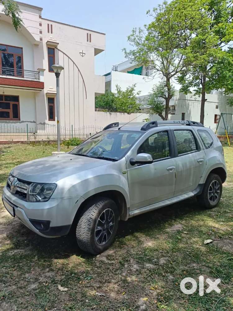 Renault Duster Car