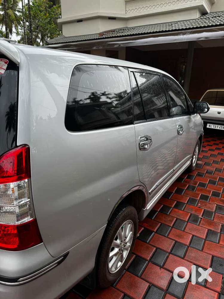 Toyota Innova 2.0 V, 2015, Petrol