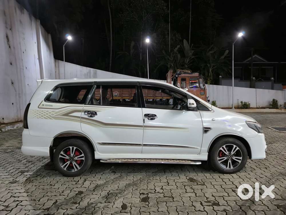 Direct Sale Innova G4 2015 Last Year (3l Above Extra Fittings)