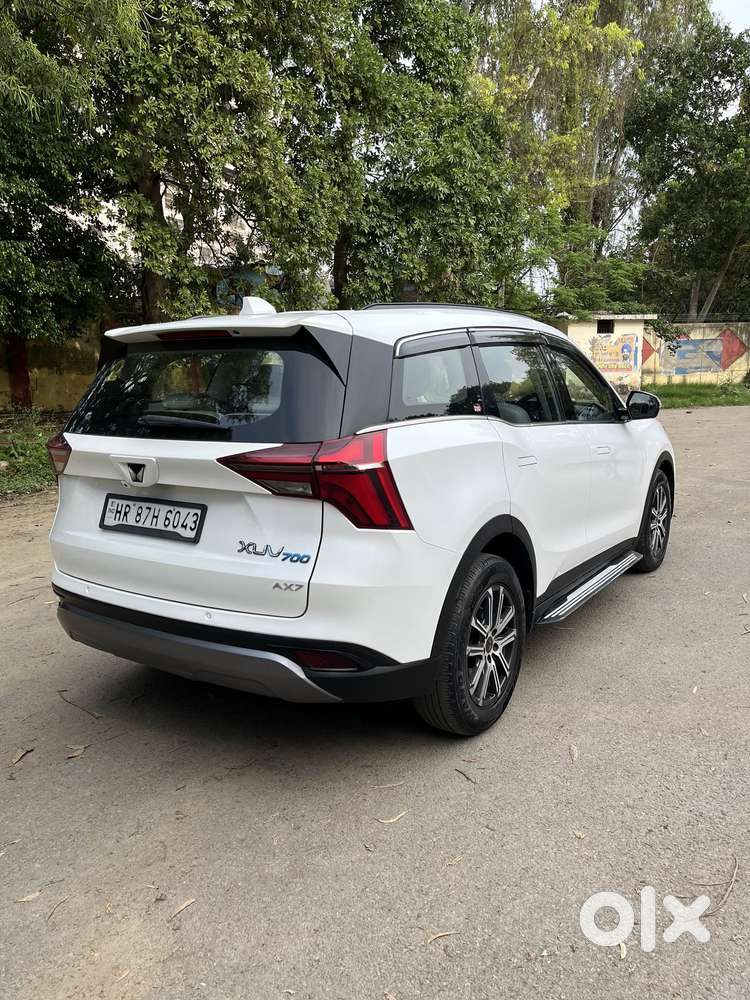Mahindra Xuv700 2.0 Ax 7 Petrol Mt Str, 2022, Petrol