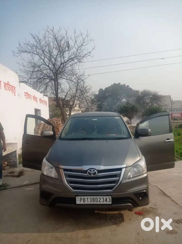 Toyota Innova 2012 Diesel 220000 Km Driven
