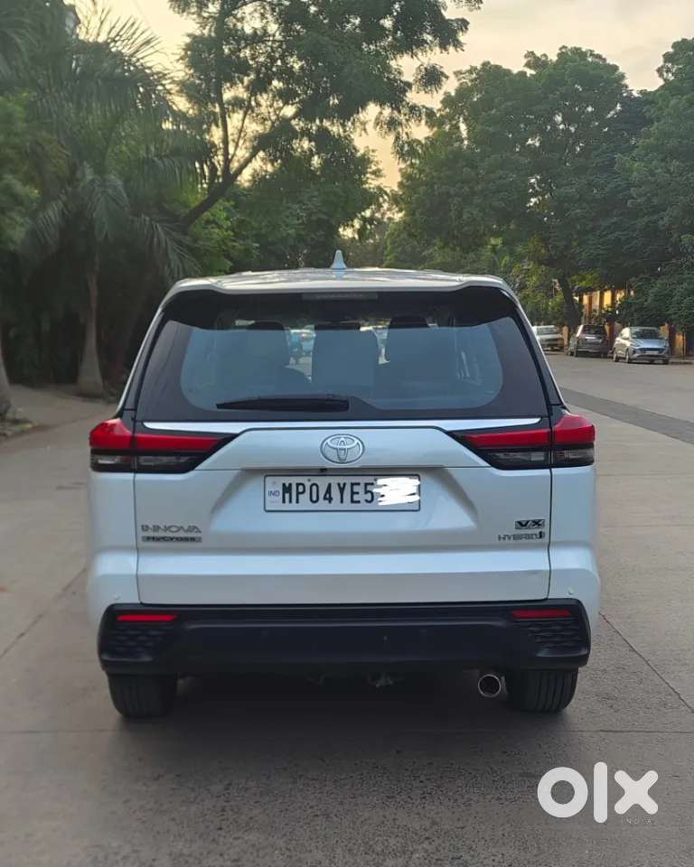 Toyota Innova Hycross 2.0 Vx Hybrid 8 Str, 2024, Petrol