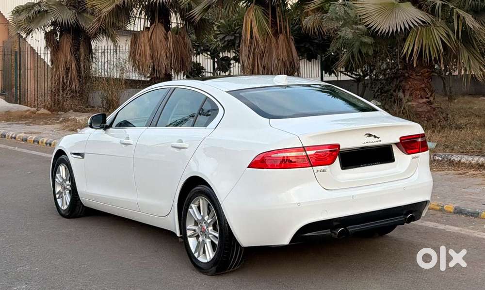 Jaguar Xe Portfolio, 2019, Petrol