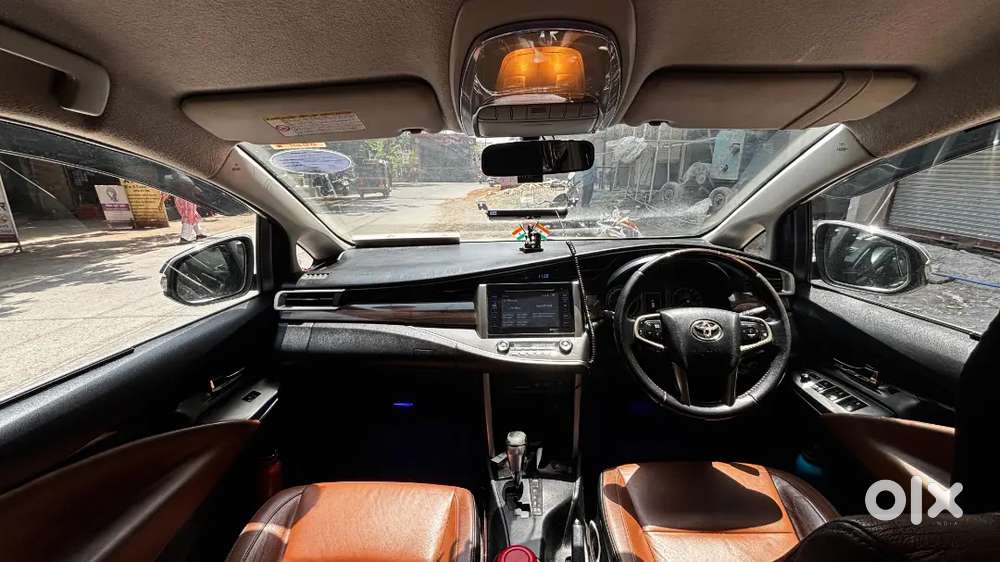 Toyota Innova Crysta 2016 Automatic 2.8 (captain Seats)