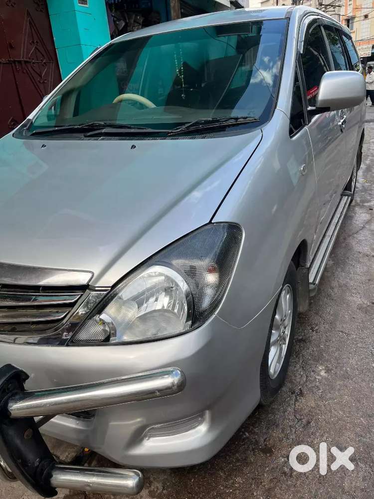Innova 2010. 8 Seater