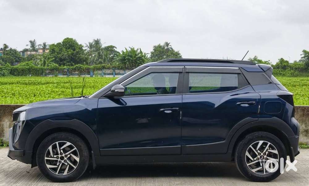 Mahindra Xuv 3xo Ax5 Pm Mt, 2024, Petrol
