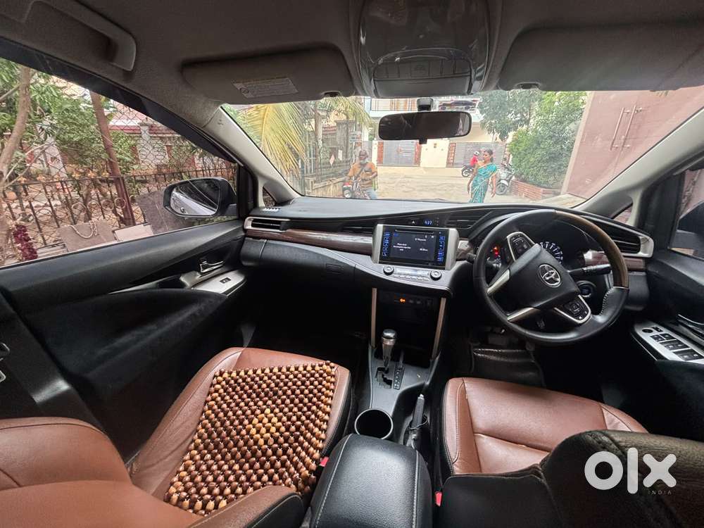 Toyota Innova Crysta 2.8z Automatic, 2016, Diesel