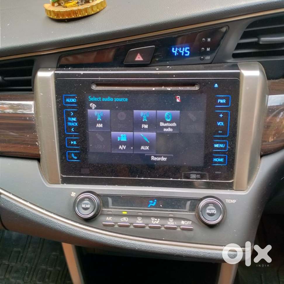 Toyota Innova Crysta 2.8 Zx At 7 Seater, 2016, Diesel