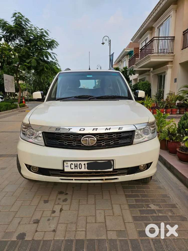 Tata Safari Storme 2016