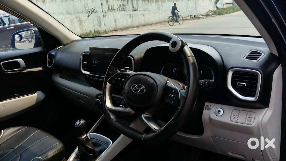 Hyundai Venue Sx Mt, 2022, Petrol