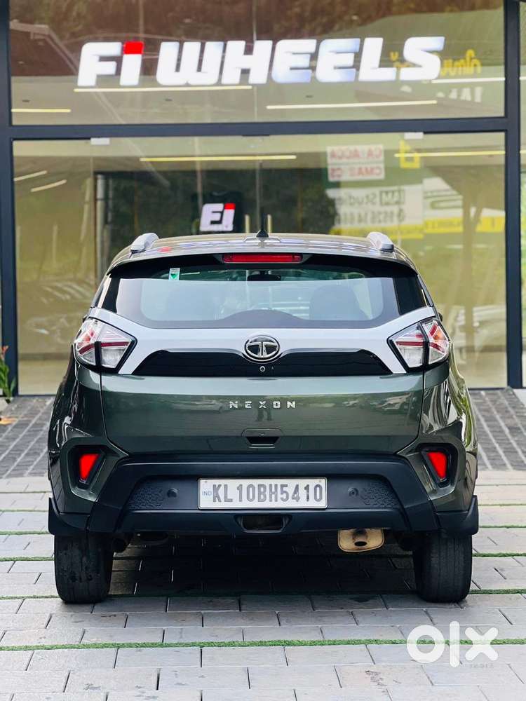 Tata Nexon 1.2 Revotron Xma Amt (s), 2023, Petrol