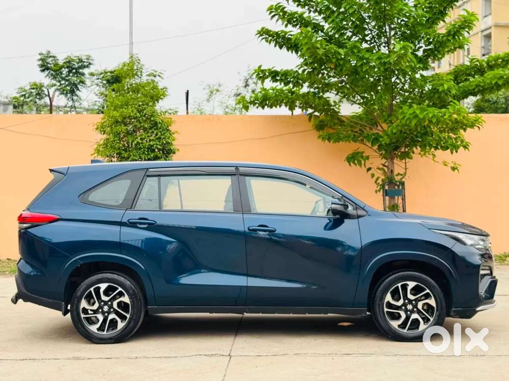 Maruti Suzuki Invicto Zeta Plus 8str, 2023, Petrol