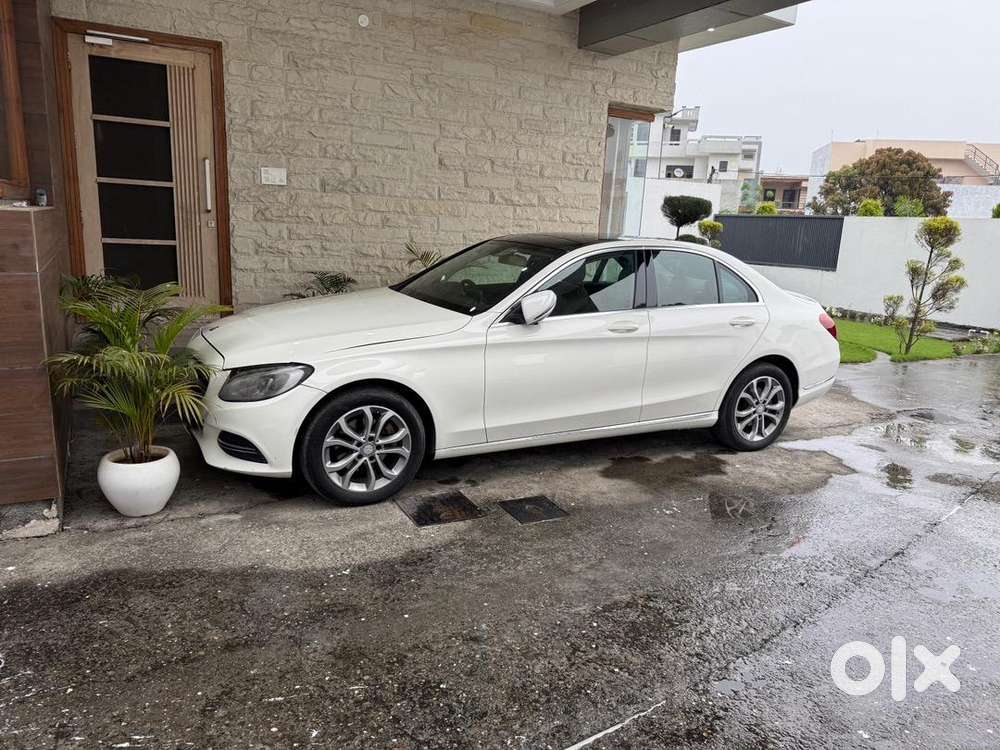 Mercedes-benz C-class 2015 Diesel 106000 Km Driven