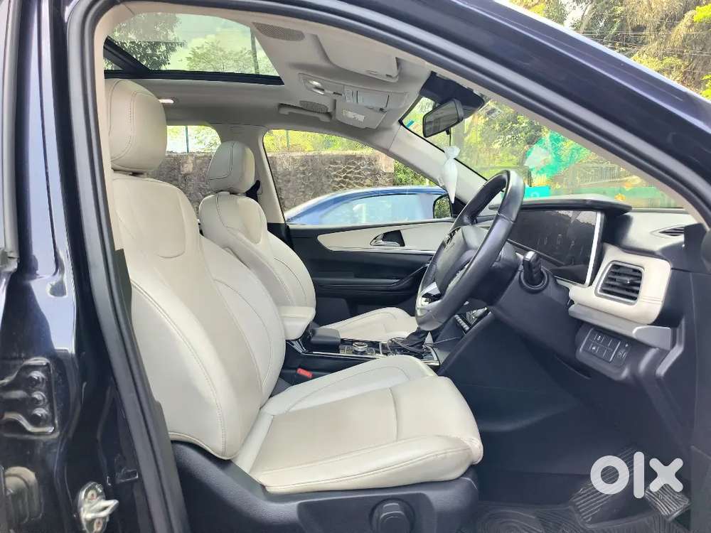 Mahindra Xuv700 Ax7l