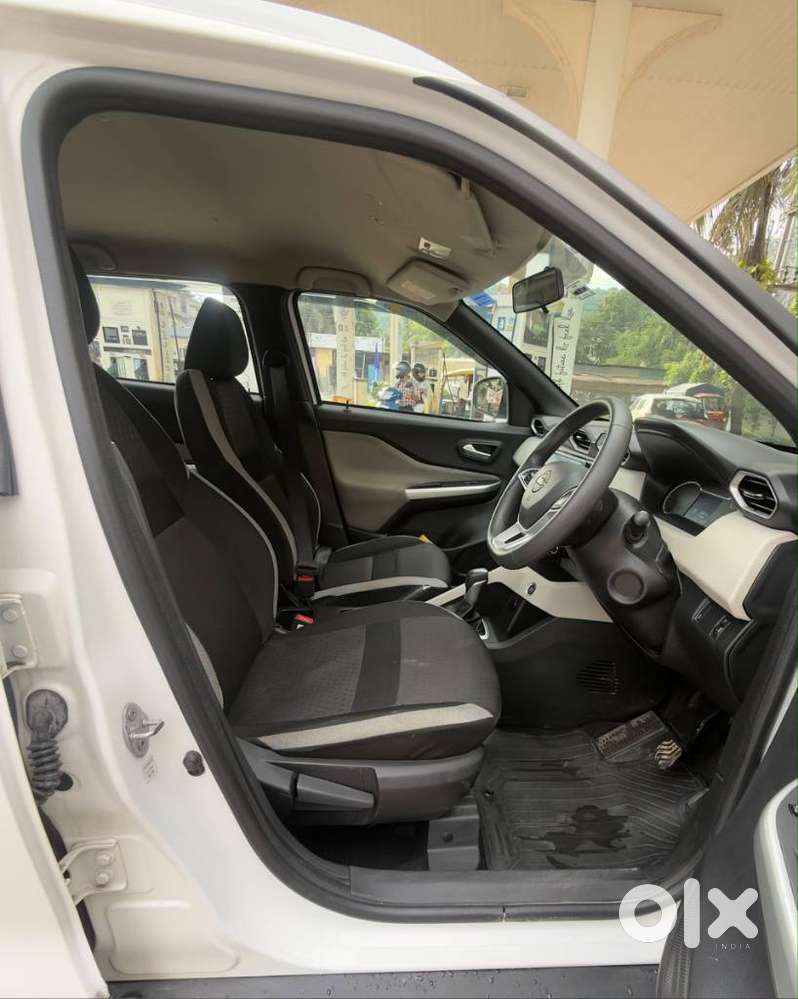 Nissan Magnite 1.0 Xv Turbo Cvt, 2022, Petrol