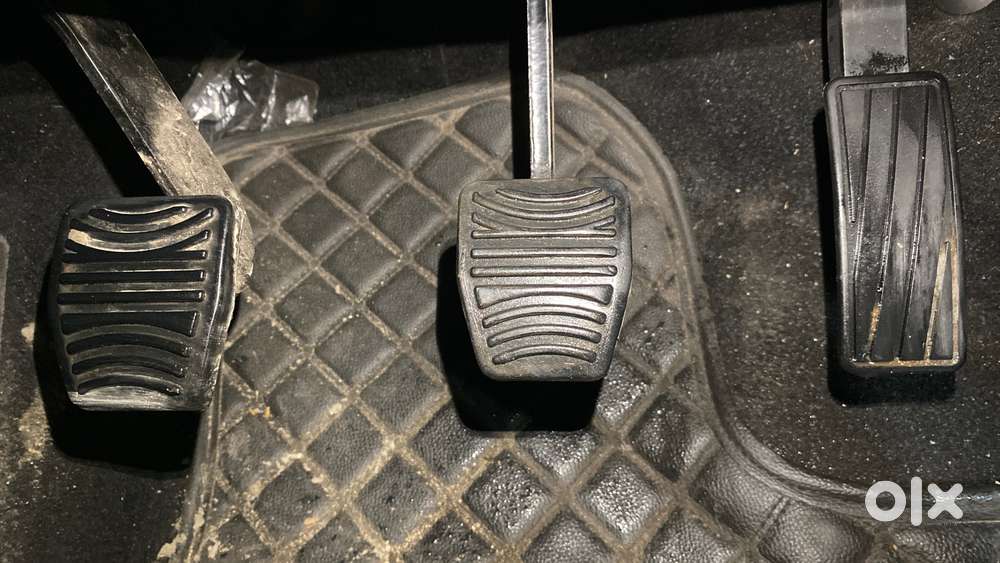 Mahindra Xuv700 2.0 Ax 5 Petrol Mt 7 Str, 2021, Petrol