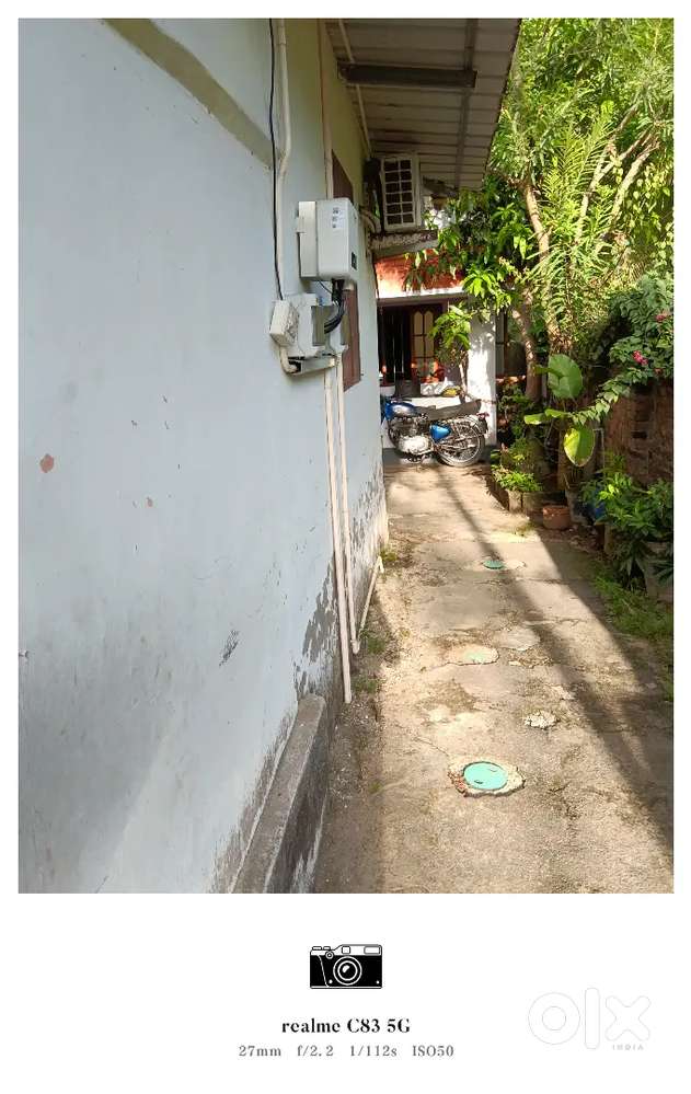 10 cent. Poundukadavu. Near jumamasjid