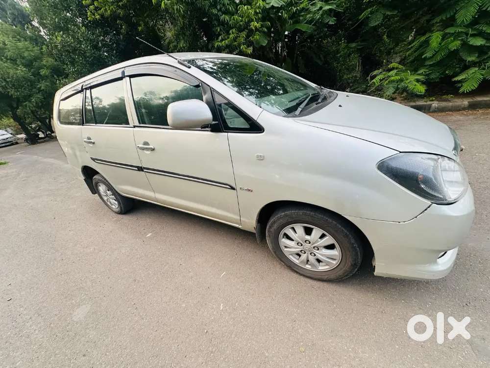 Toyota Innova 2.5v