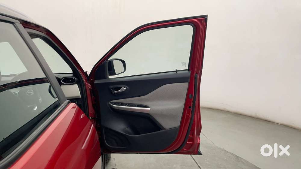 Nissan Magnite 1.0 Xv, 2023, Petrol