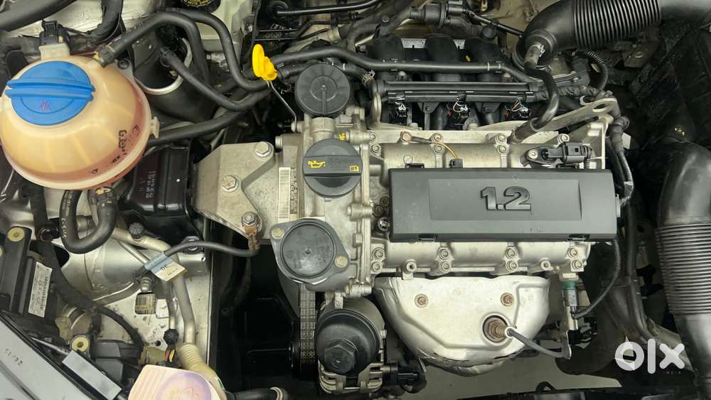 Volkswagen Polo Petrol Highline 1.2l, 2015, Petrol