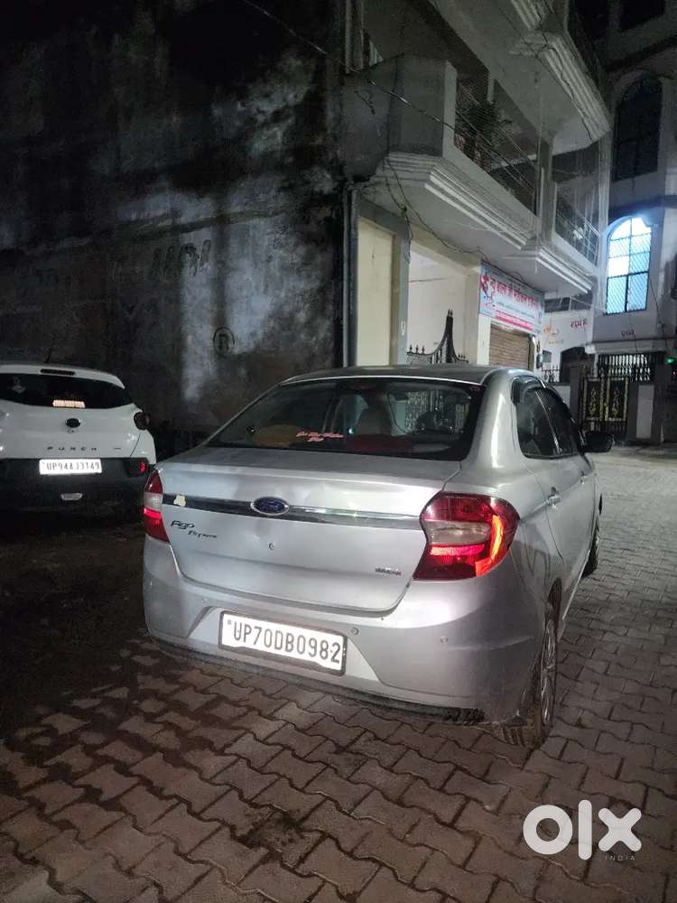 Ford Aspire Titanium Blu 2015