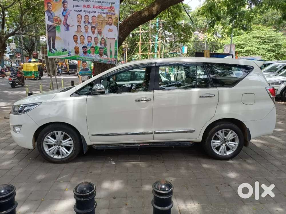 Toyota Innova Crysta 2.8 Zx At 7 Seater, 2017, Diesel
