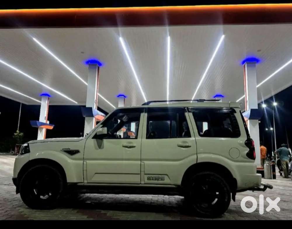 Mahindra Scorpio Classic 2017 S6+