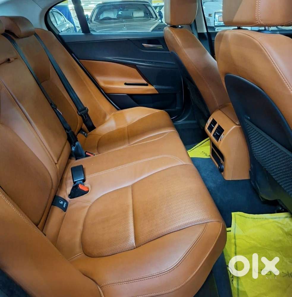 Jaguar Xe Portfolio, 2019, Petrol