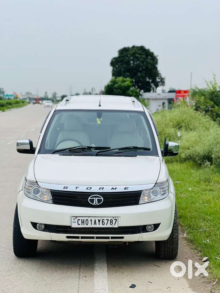 Tata Safari Storme 2014