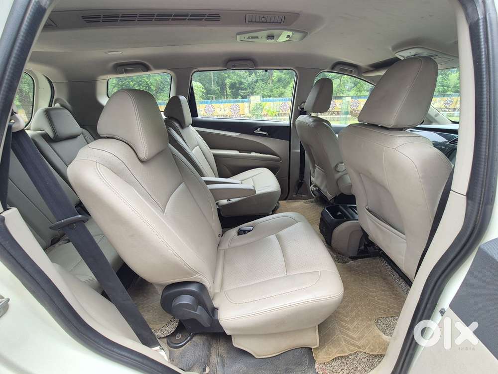 Mahindra Marazzo M8, 2018, Diesel