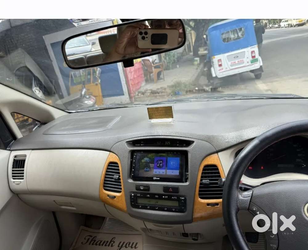 Toyota Innova V 2011 Showroom Track