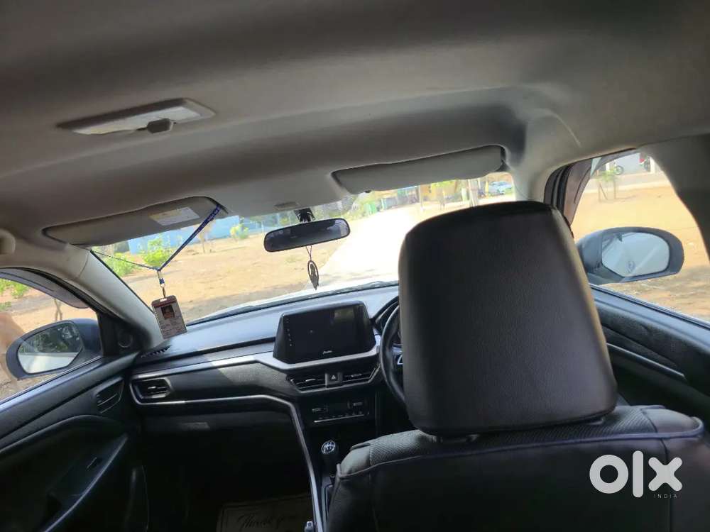 Maruti Suzuki Brezza  Dec 2023 Petrol Well Maintained