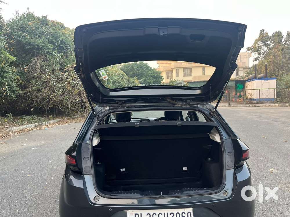 Tata Altroz 1.2 Xe, 2021, Petrol