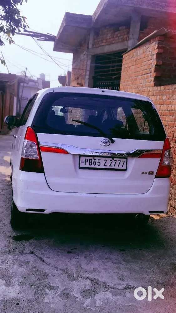 Toyota Innova 2014 Diesel Well Maintained