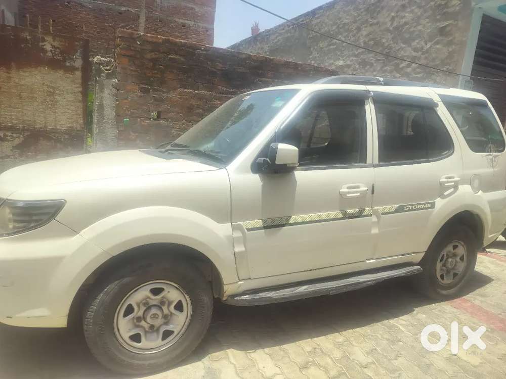 Tata Safari Storme 2013 Diesel Well Maintained.
