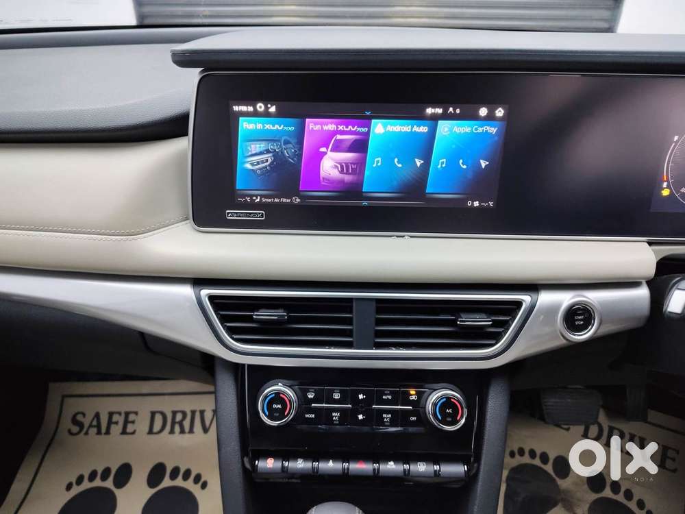 Mahindra Xuv700 2.0 Ax 7 Petrol At Str, 2023, Petrol