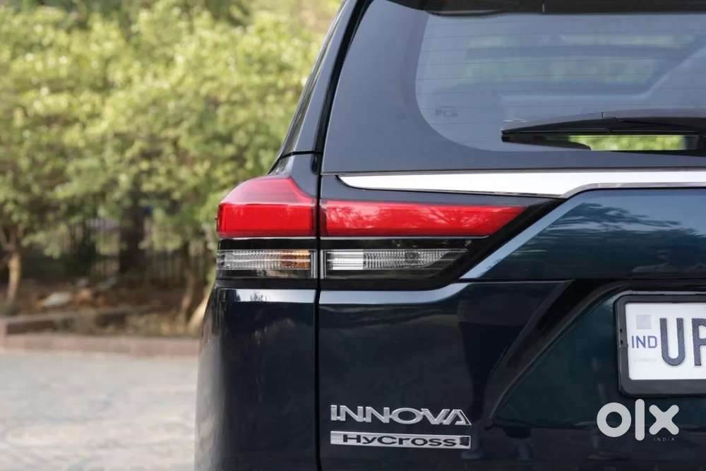 Toyota Innova Hycross 2.0 Zx (o) Hybrid 7 Str, 2025, Petrol