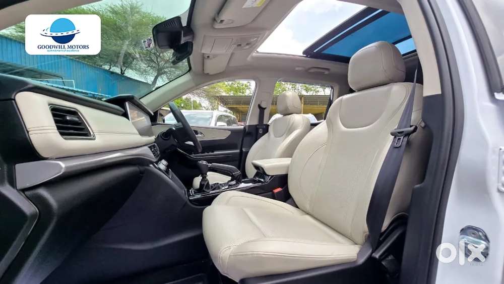 Mahindra Xuv700 2.2 Ax 7 Diesel At Str Awd, 2025, Diesel