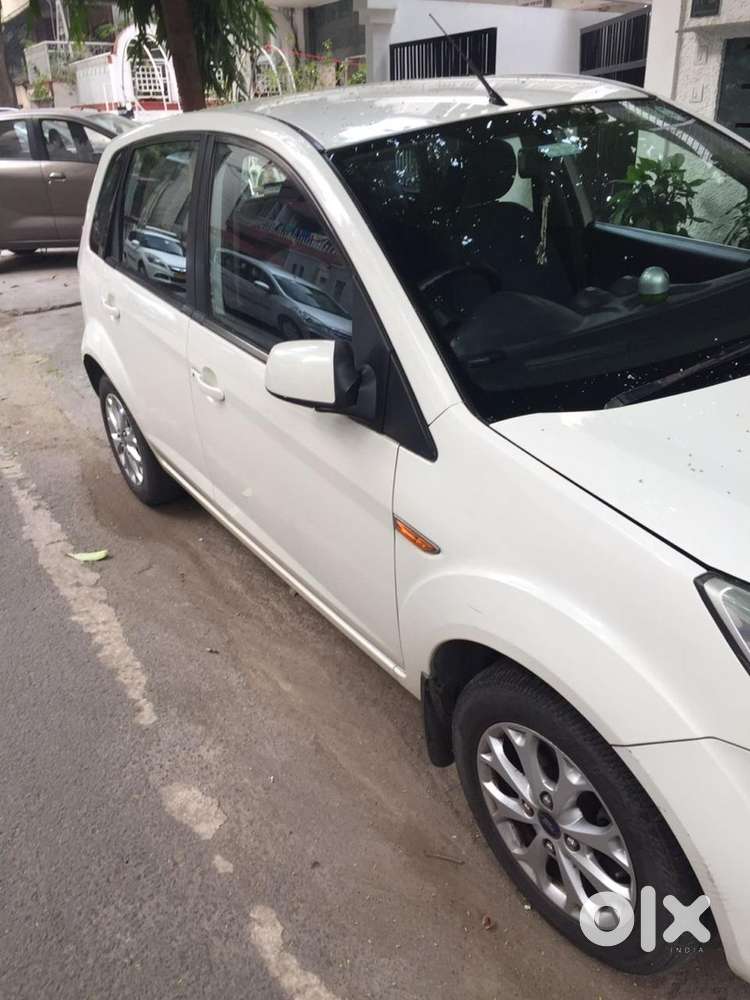 Ford Figo 1.2 Petrol 2015