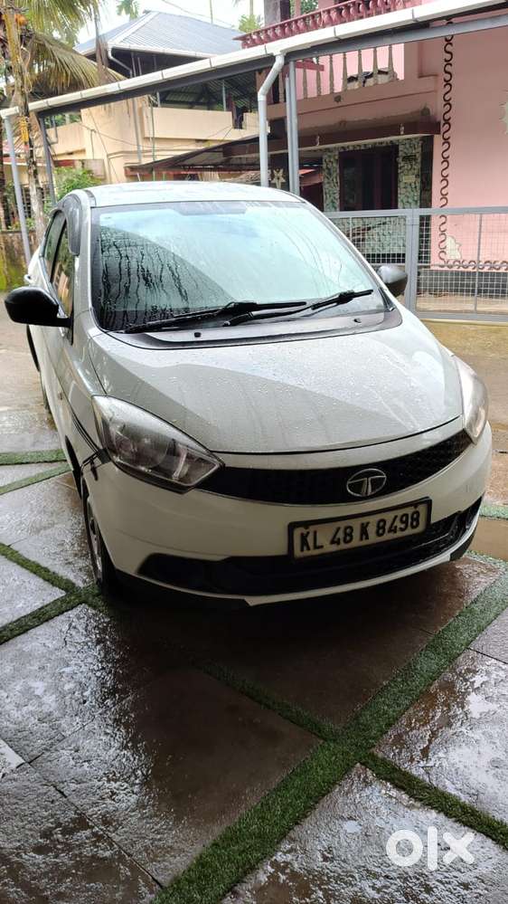 Tata Tigor Xe, 2017, Petrol