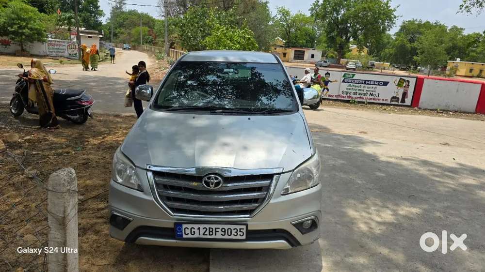Toyota Innova 2012 Diesel 195000 Km Driven