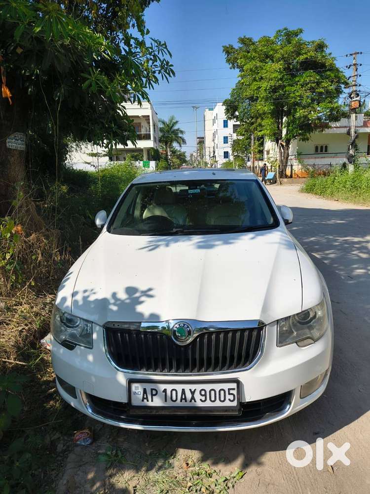 Skoda Superb 2011 Petrol