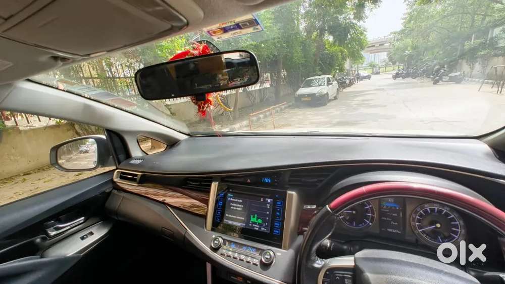 Toyota Innova Crysta 2016 Petrol Well Maintained