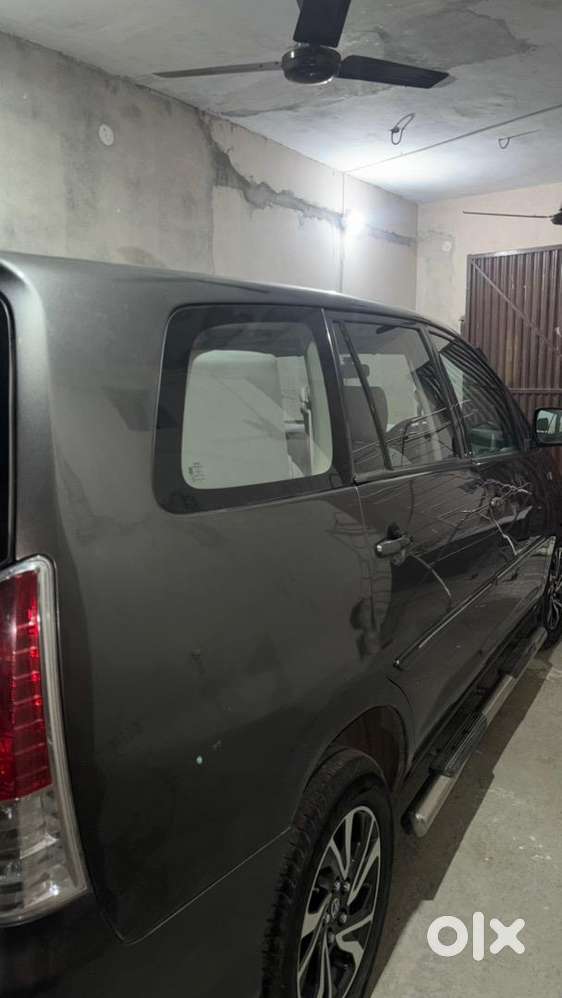 Toyota Innova 2010 Diesel Well Maintained