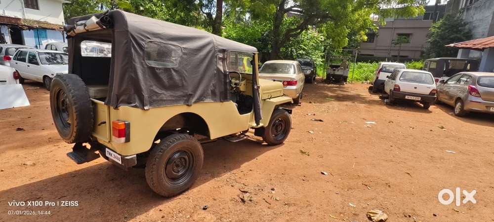 Mahindra Willys 1982