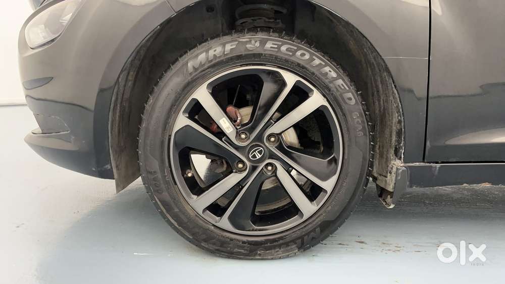 Tata Altroz 1.2 Xz Plus Dark Edition, 2023, Petrol