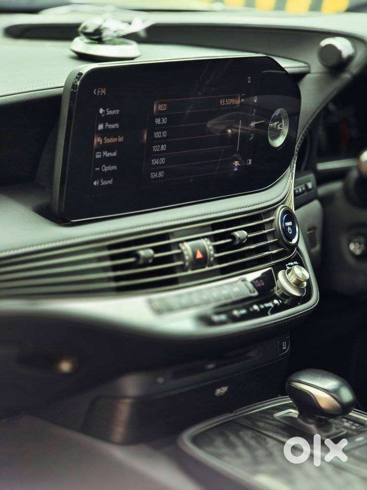 Lexus Ls 500h Ultra Luxury, 2022, Petrol